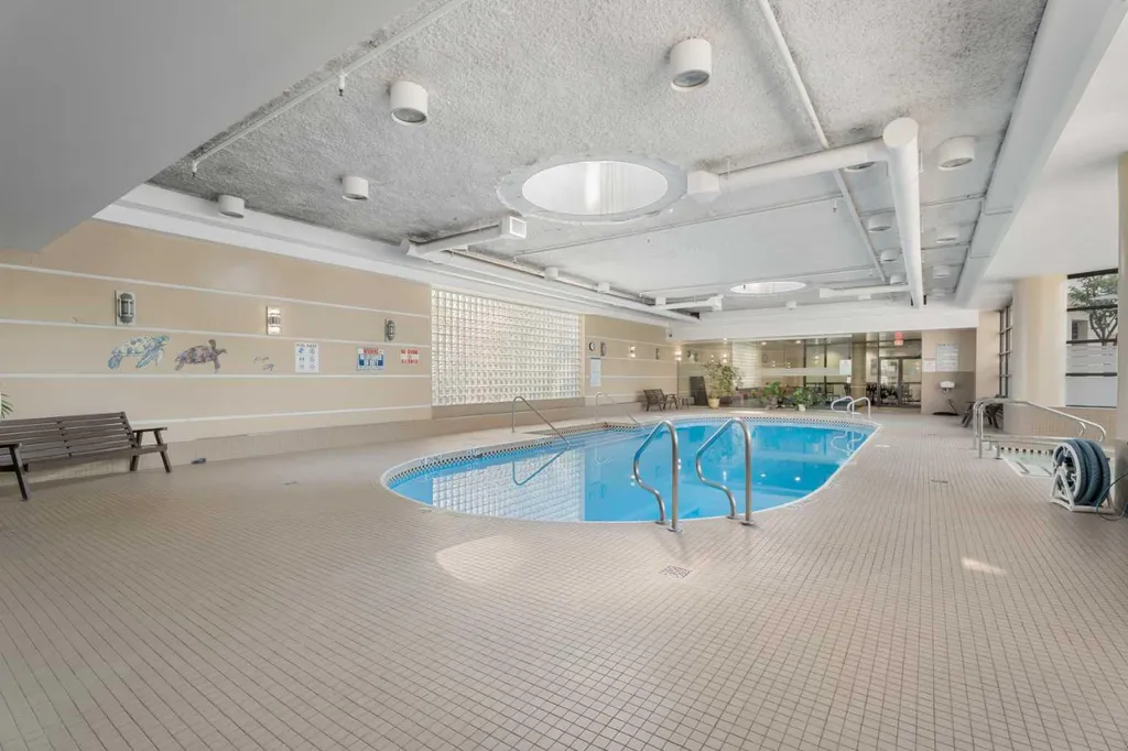 1088 6 Avenue SW Calgary AB T2P 5N3