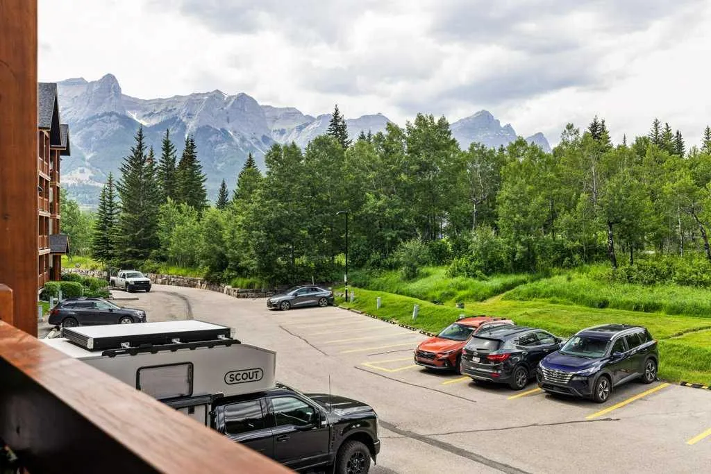 300 Palliser Lane Canmore AB T1W 0H5