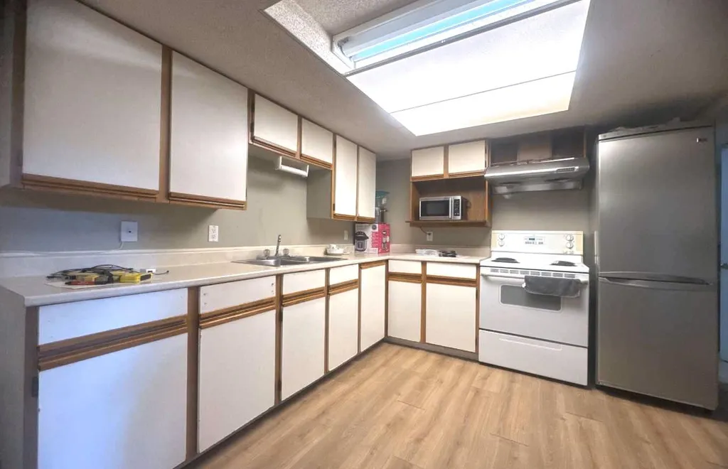 235 Penbrooke Close SE Calgary AB T2A 3N9