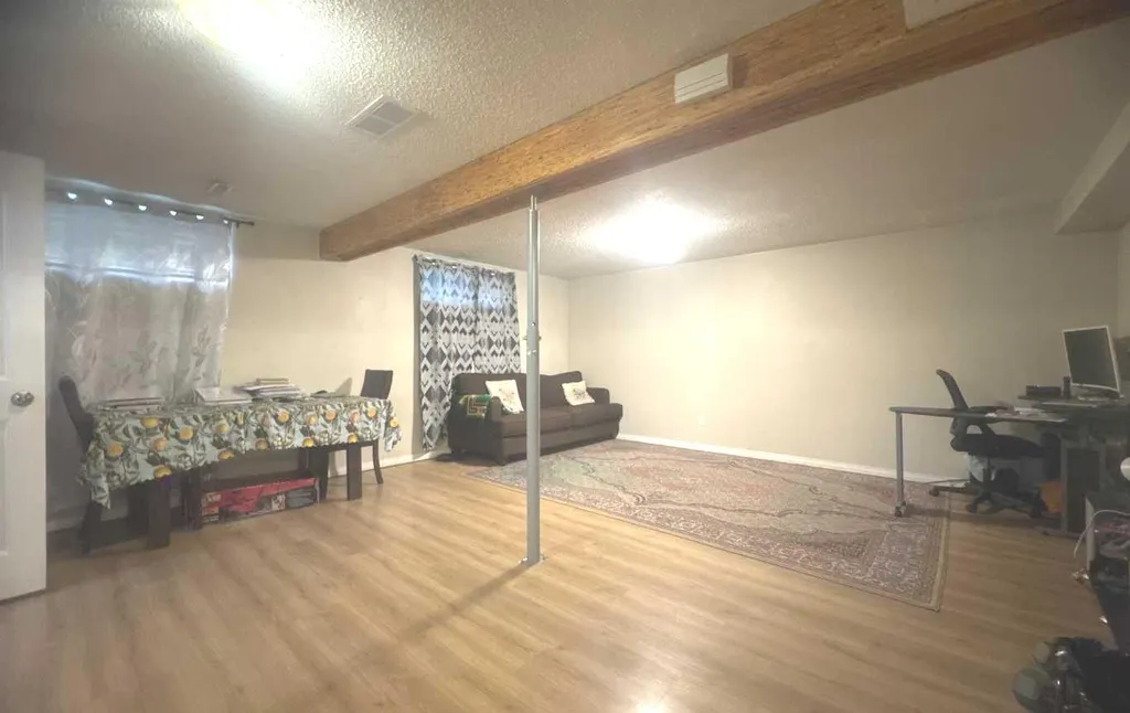 235 Penbrooke Close SE Calgary AB T2A 3N9