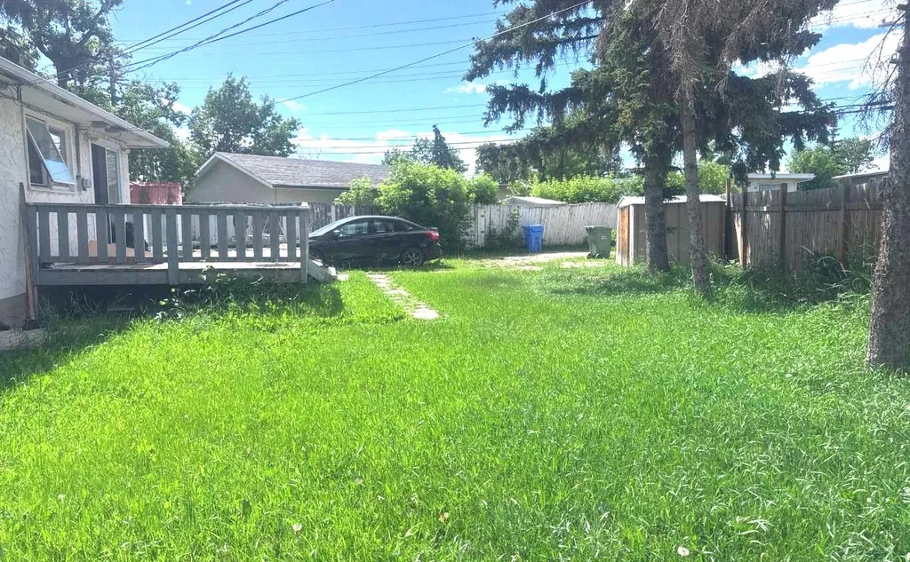 235 Penbrooke Close SE Calgary AB T2A 3N9