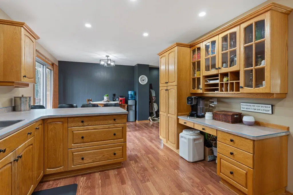 5110 49 Street Daysland AB T0B 1A0