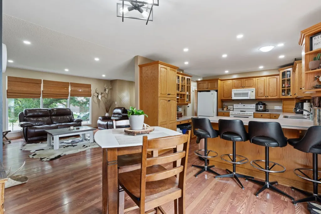 5110 49 Street Daysland AB T0B 1A0