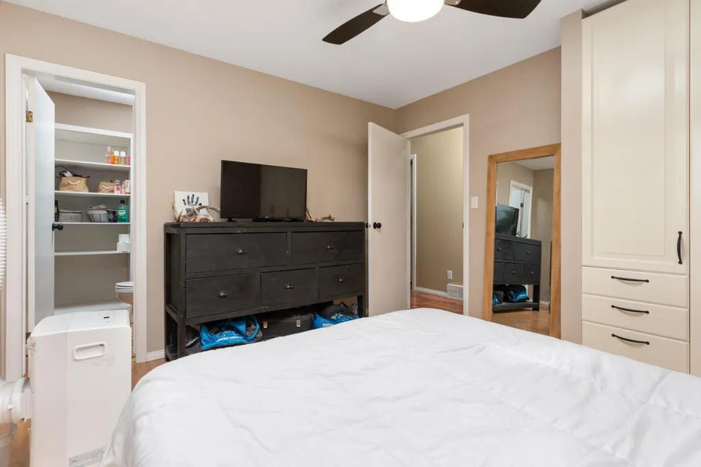 5110 49 Street Daysland AB T0B 1A0