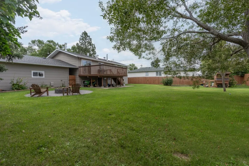 5110 49 Street Daysland AB T0B 1A0