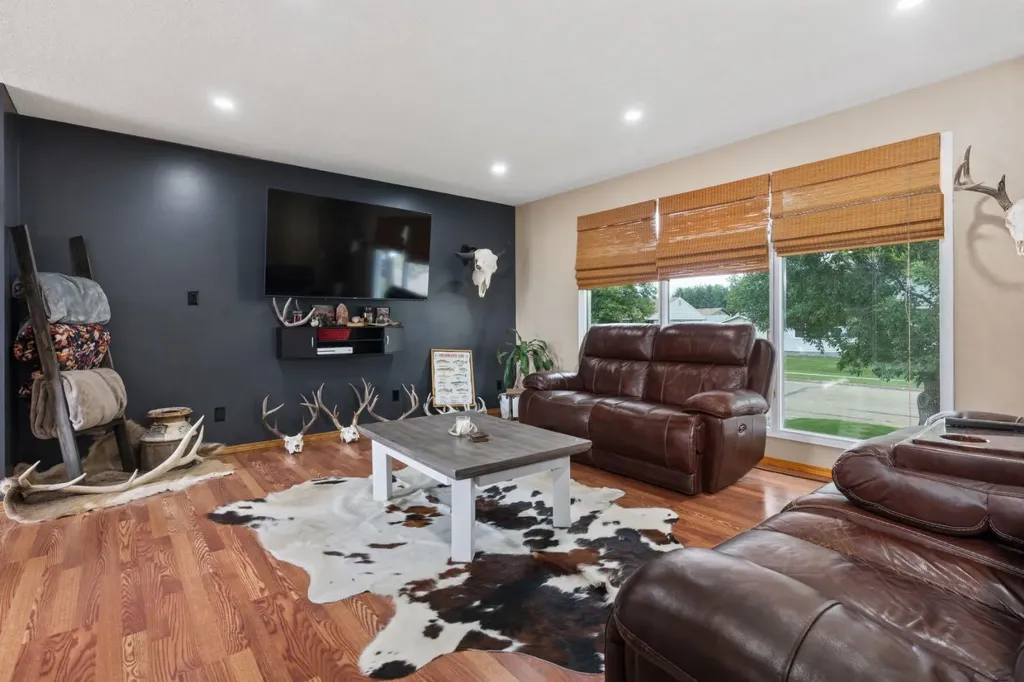 5110 49 Street Daysland AB T0B 1A0