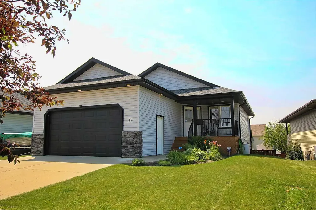 76 Lakeway Boulevard Sylvan Lake AB T4S 2P4