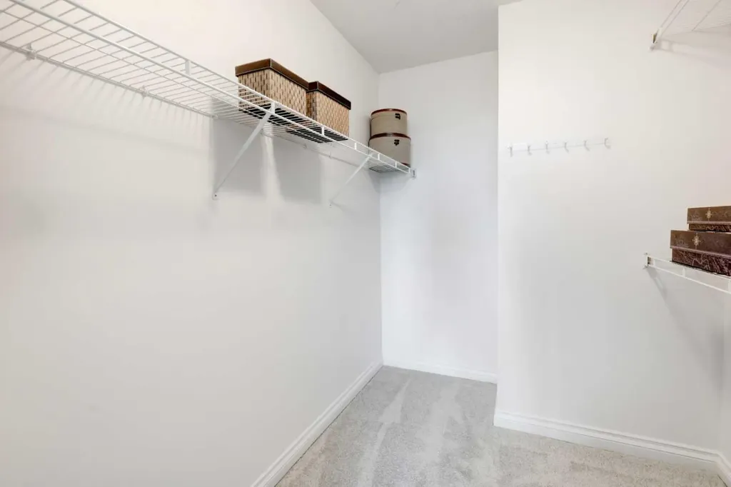 950 Centre Avenue NE Calgary AB T2E0P3