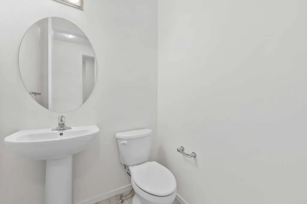40 Carringham Gate NW Calgary AB T3P 1W1