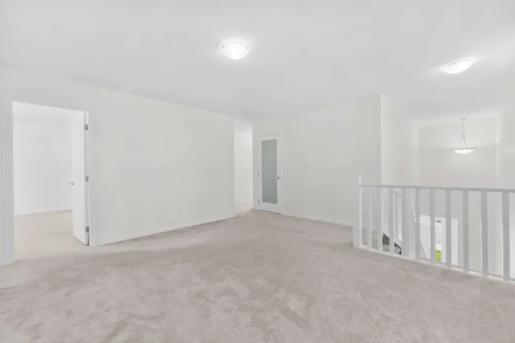 40 Carringham Gate NW Calgary AB T3P 1W1