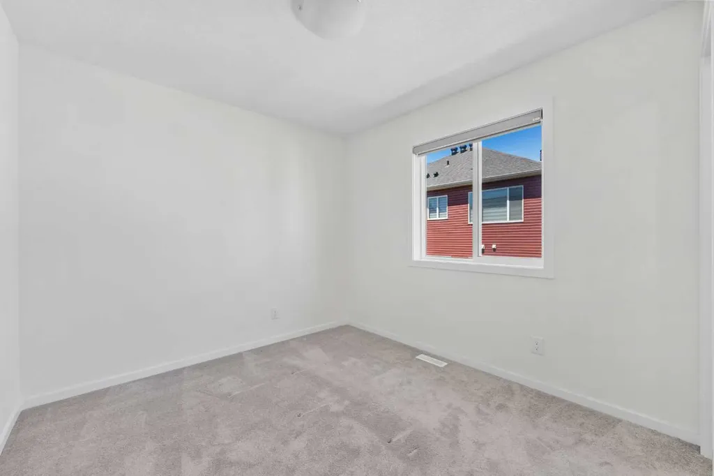 40 Carringham Gate NW Calgary AB T3P 1W1