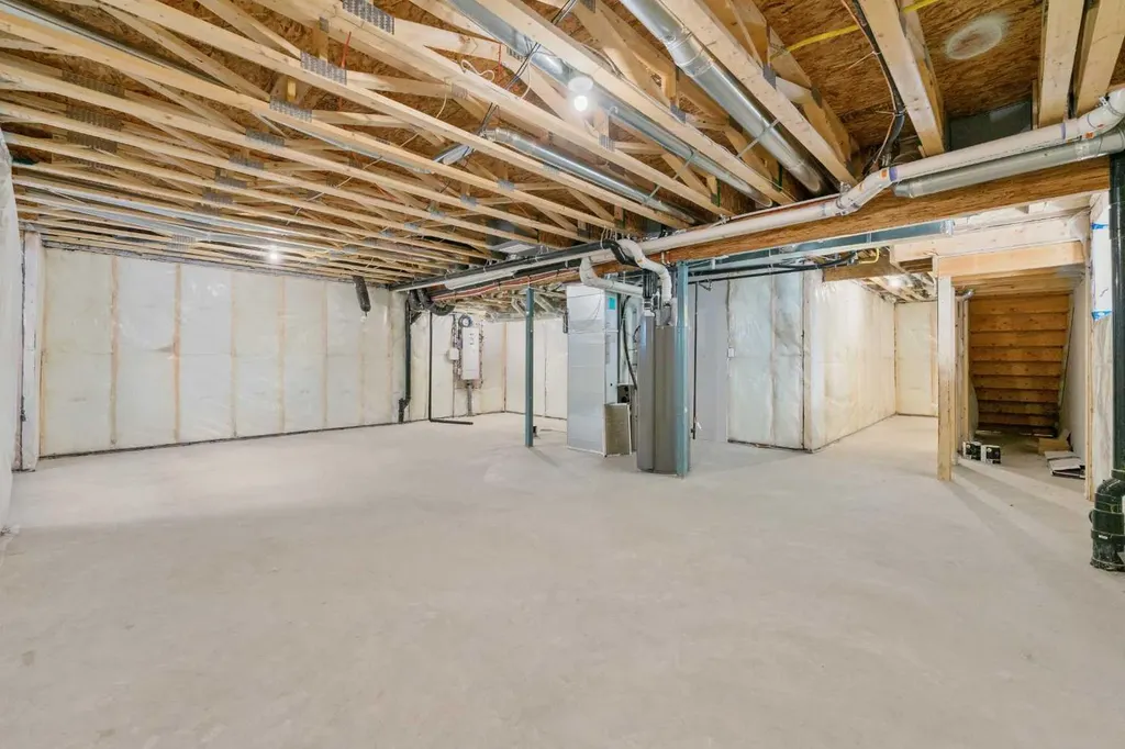 40 Carringham Gate NW Calgary AB T3P 1W1