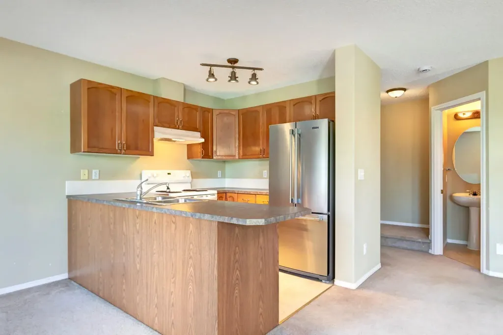 823 Wilson Way Canmore AB T1W 2Y8
