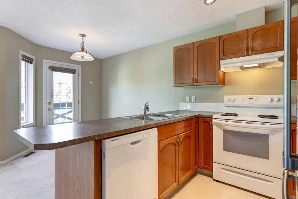 823 Wilson Way Canmore AB T1W 2Y8