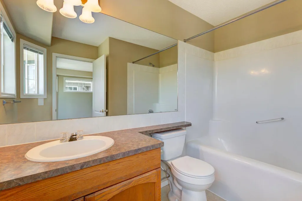 823 Wilson Way Canmore AB T1W 2Y8