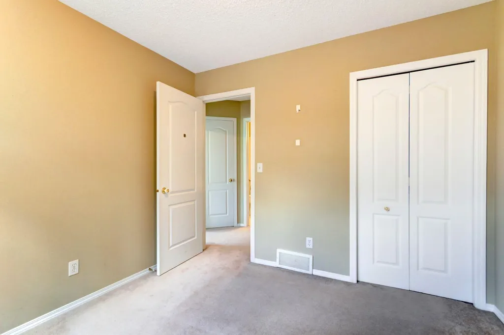 823 Wilson Way Canmore AB T1W 2Y8