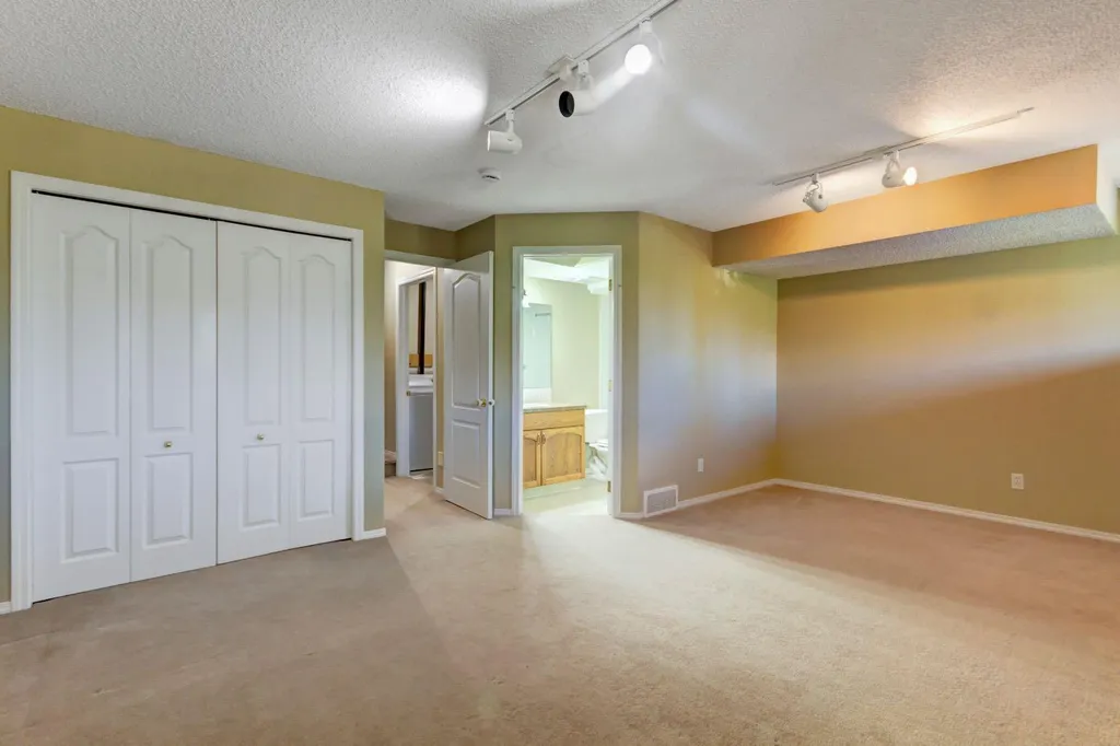 823 Wilson Way Canmore AB T1W 2Y8