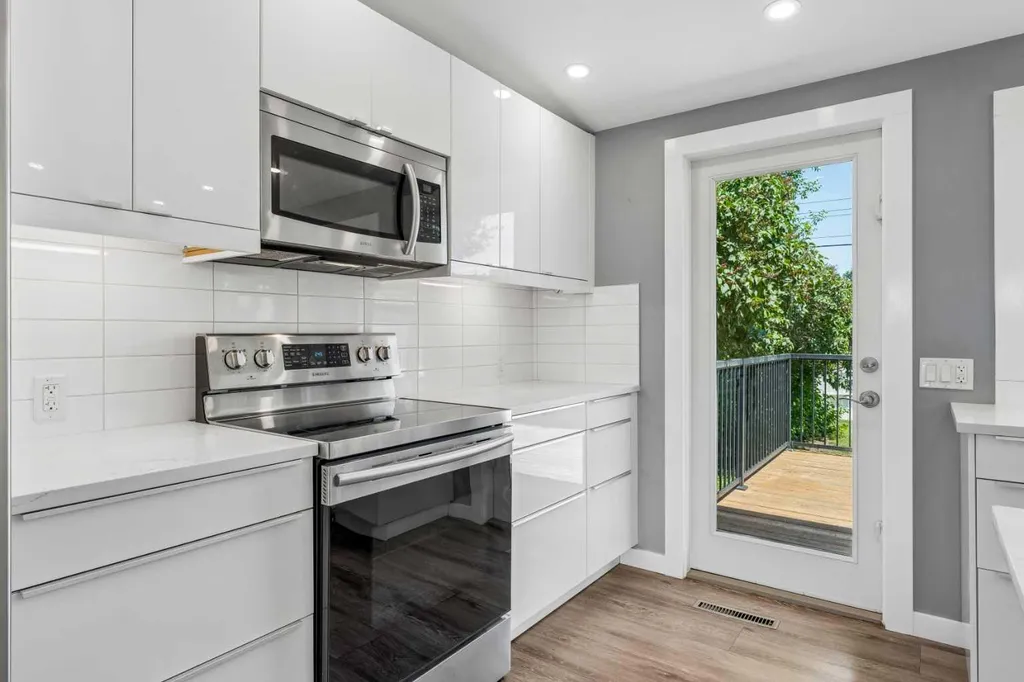 916 Mayland Drive NE Calgary AB T2E 6C4