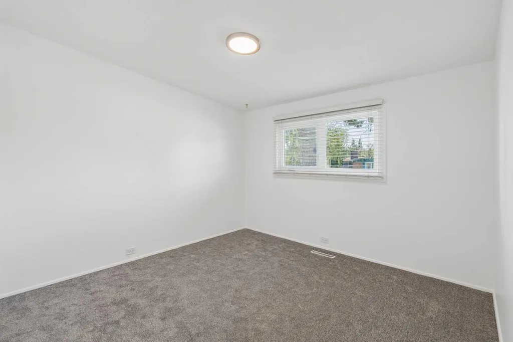 916 Mayland Drive NE Calgary AB T2E 6C4