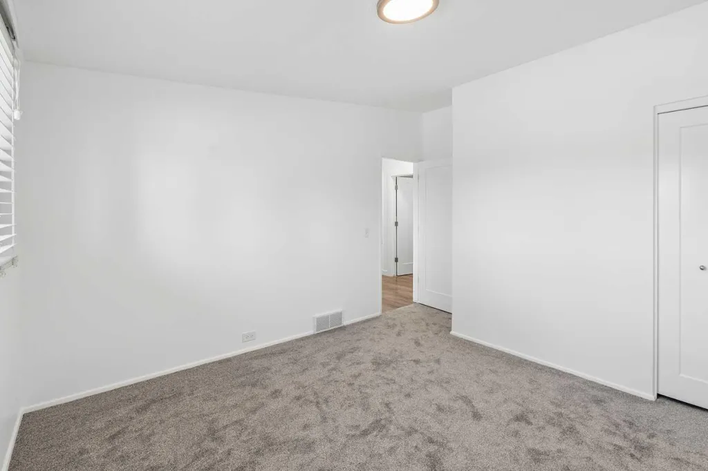 916 Mayland Drive NE Calgary AB T2E 6C4