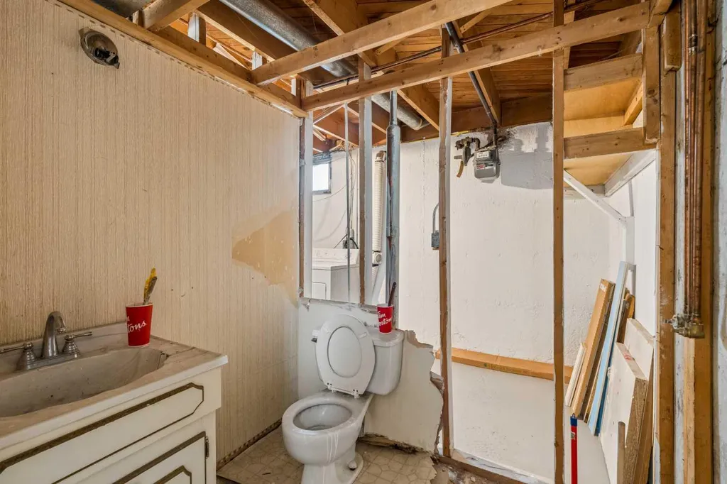 916 Mayland Drive NE Calgary AB T2E 6C4