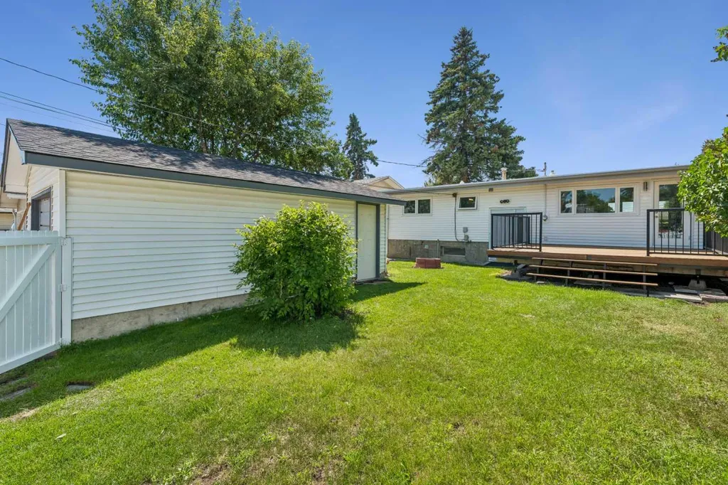 916 Mayland Drive NE Calgary AB T2E 6C4