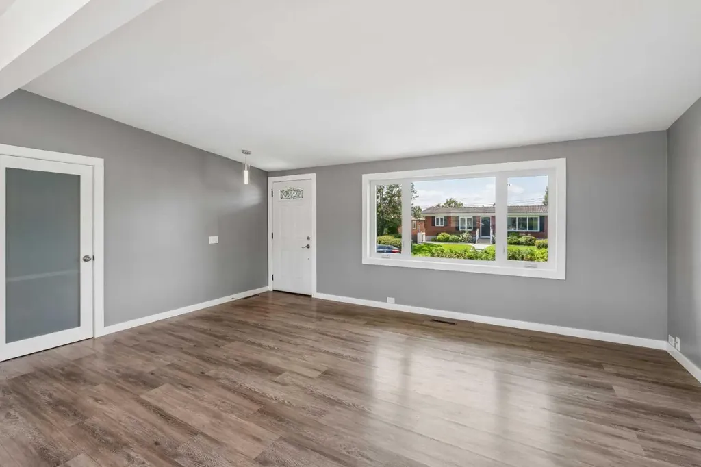 916 Mayland Drive NE Calgary AB T2E 6C4