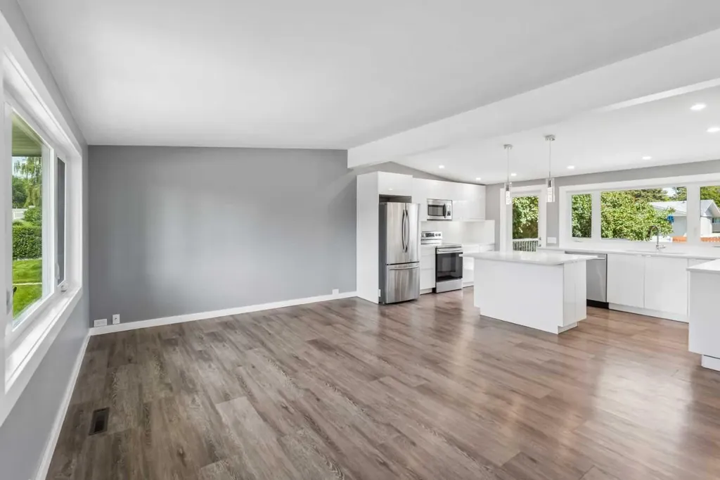916 Mayland Drive NE Calgary AB T2E 6C4