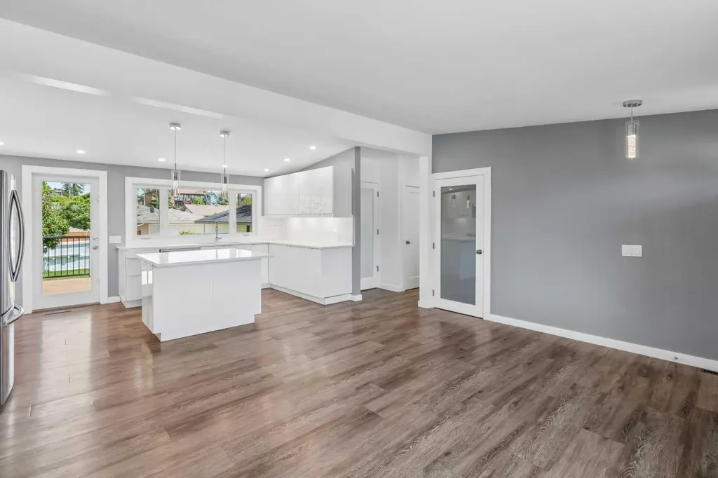 916 Mayland Drive NE Calgary AB T2E 6C4
