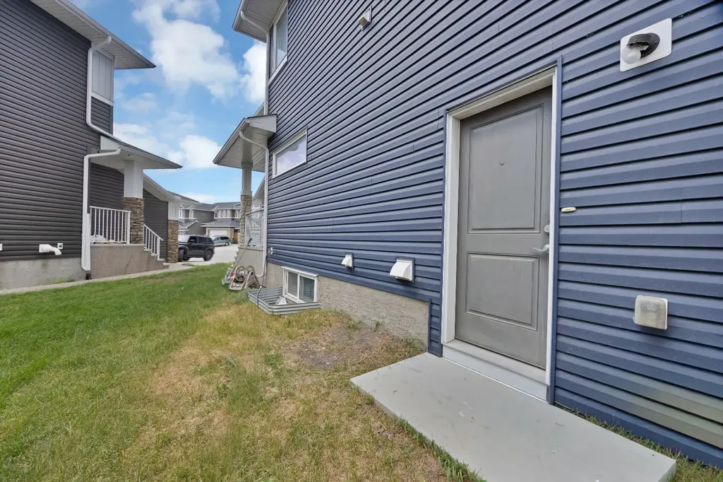76 Red Embers Square NE Calgary AB T3N 0X8