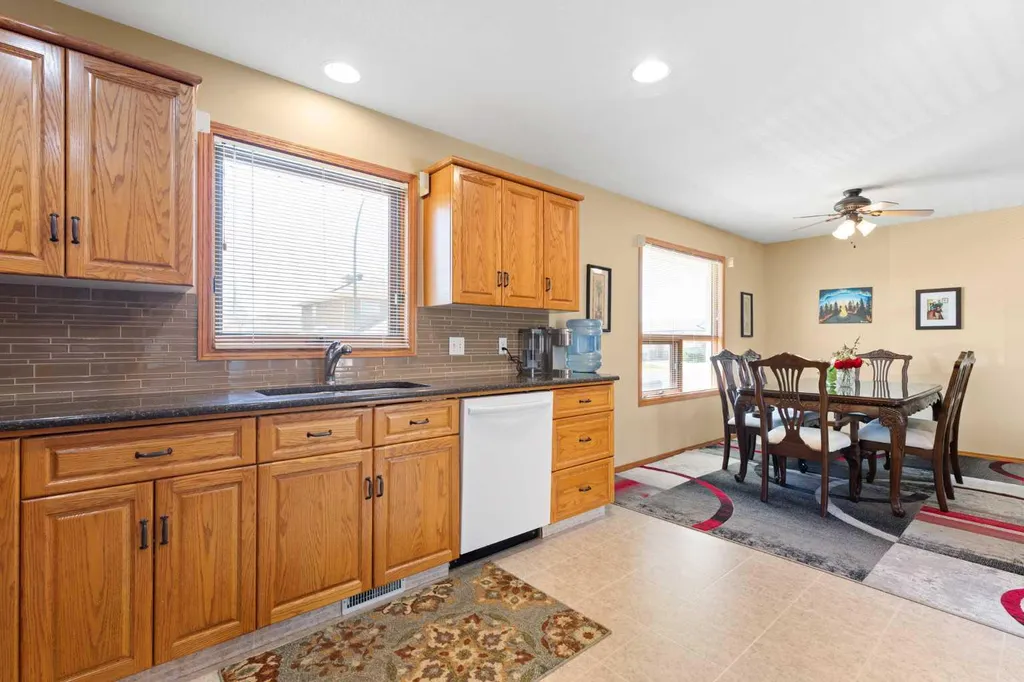 47 Taylor Avenue SE Medicine Hat AB T1B4B7