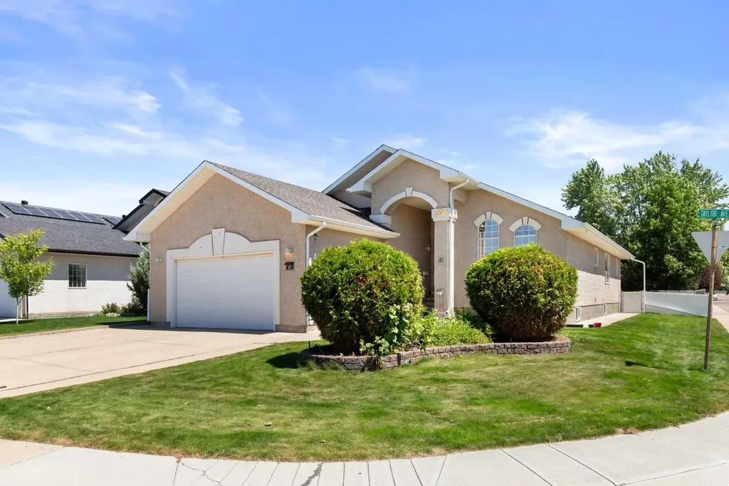 47 Taylor Avenue SE Medicine Hat AB T1B4B7