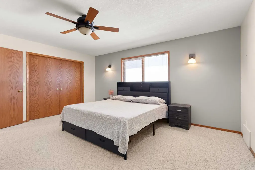 47 Taylor Avenue SE Medicine Hat AB T1B4B7