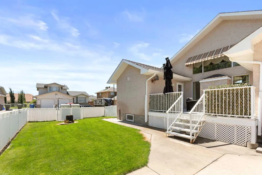 47 Taylor Avenue SE Medicine Hat AB T1B4B7