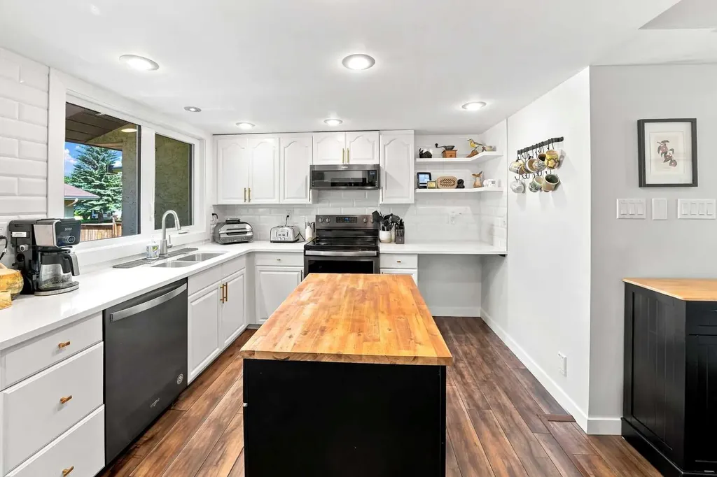 60 Conners Crescent Red Deer AB T4P 2J3