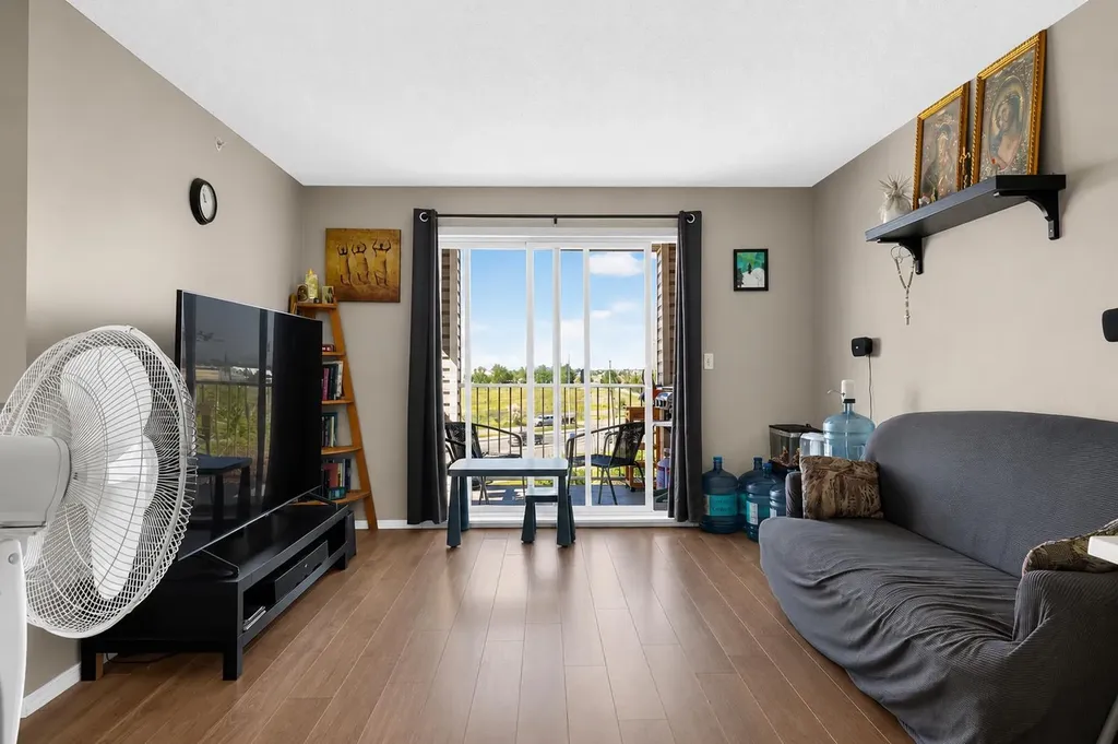1717 60 Street SE Calgary AB T2A 7Y7