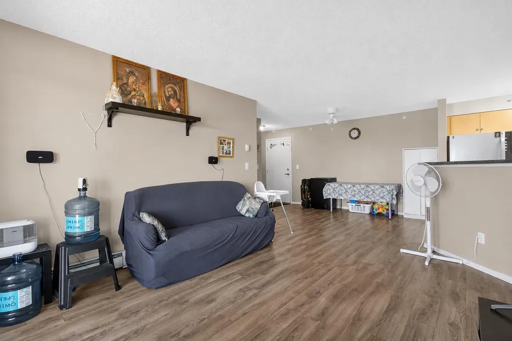 1717 60 Street SE Calgary AB T2A 7Y7