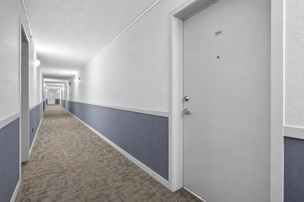 1717 60 Street SE Calgary AB T2A 7Y7