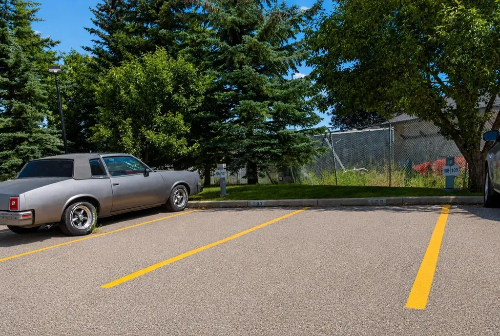 1717 60 Street SE Calgary AB T2A 7Y7