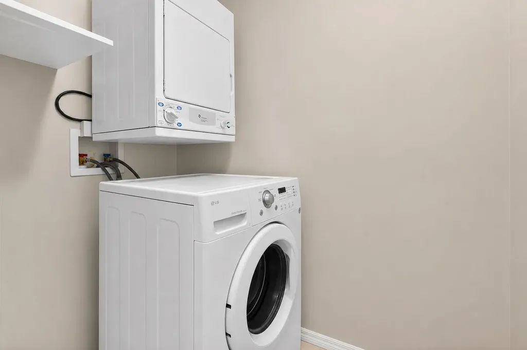 1717 60 Street SE Calgary AB T2A 7Y7