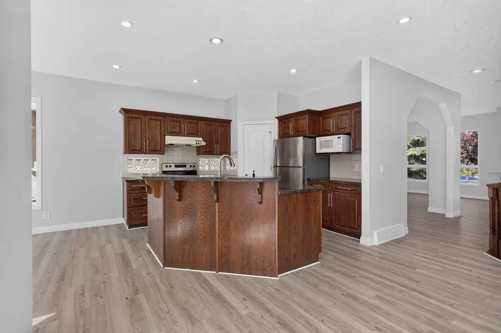 78 Hamptons Circle NW Calgary AB T3A 5T2