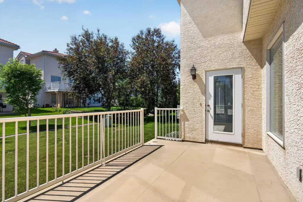 78 Hamptons Circle NW Calgary AB T3A 5T2