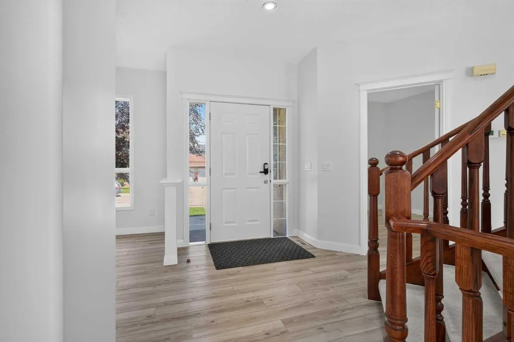 78 Hamptons Circle NW Calgary AB T3A 5T2