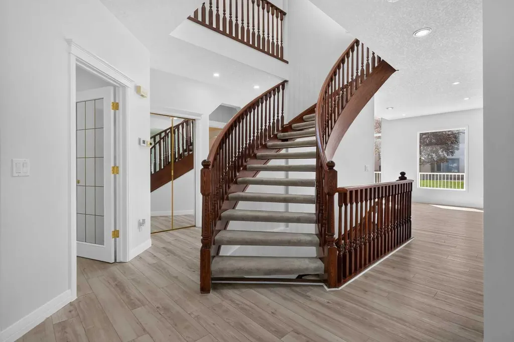 78 Hamptons Circle NW Calgary AB T3A 5T2