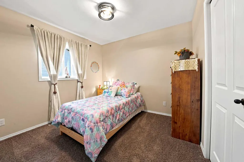 10 Sparrow Close Blackfalds AB T4M0K6