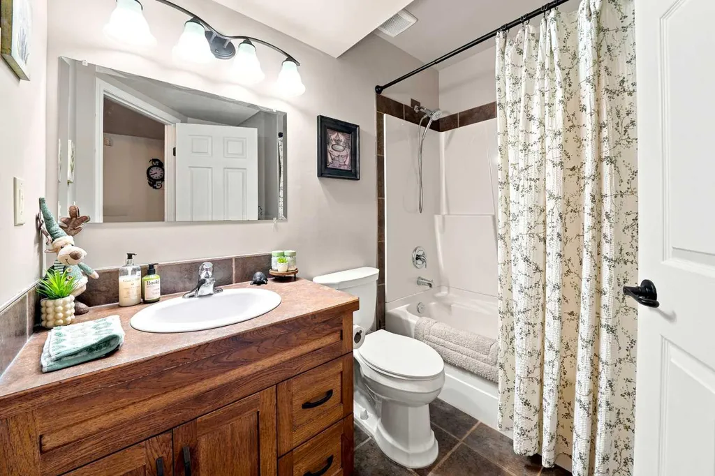 10 Sparrow Close Blackfalds AB T4M0K6