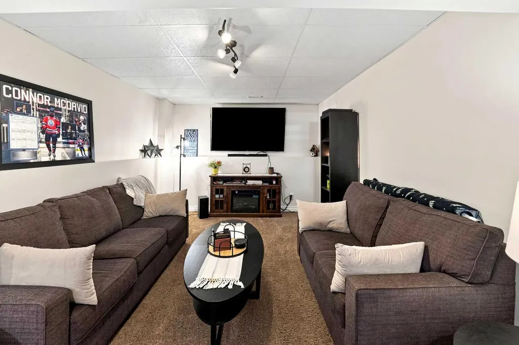 10 Sparrow Close Blackfalds AB T4M0K6