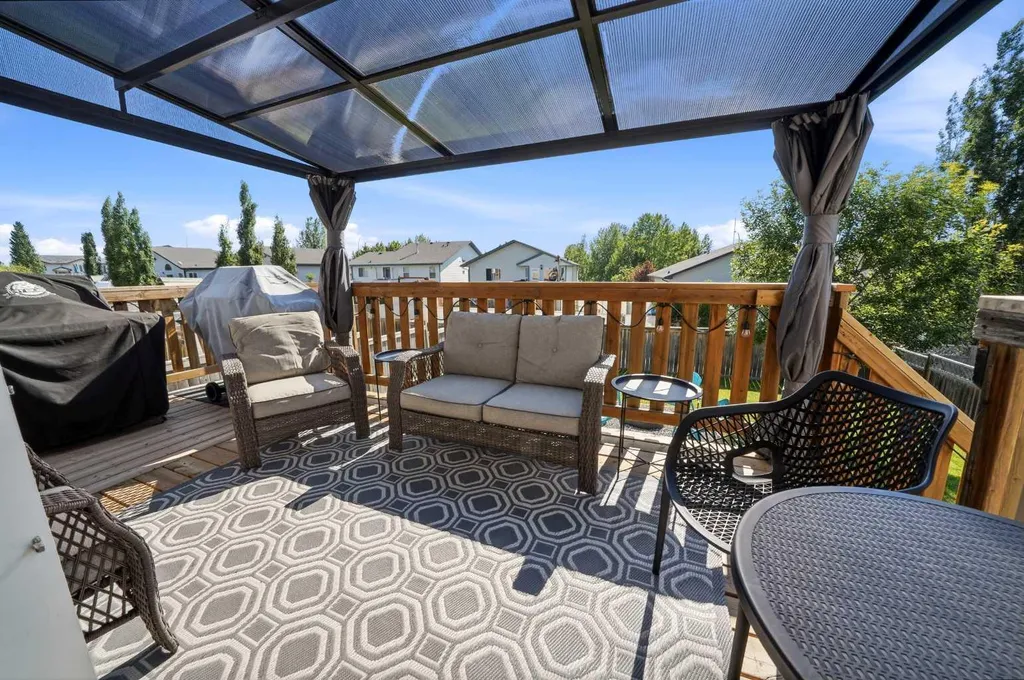 10 Sparrow Close Blackfalds AB T4M0K6