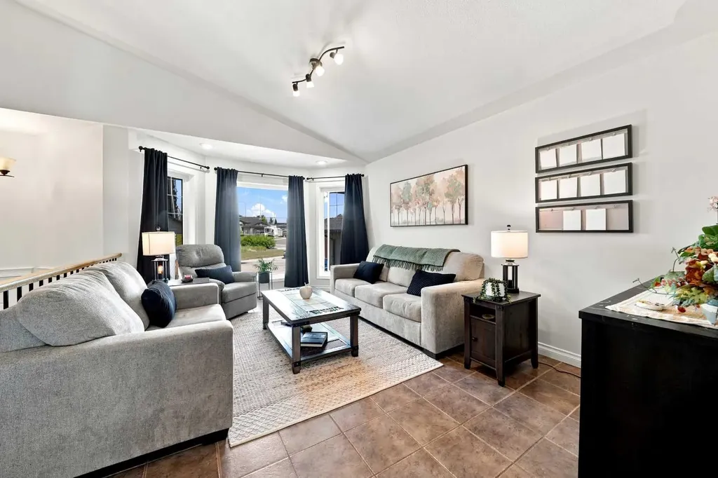 10 Sparrow Close Blackfalds AB T4M0K6