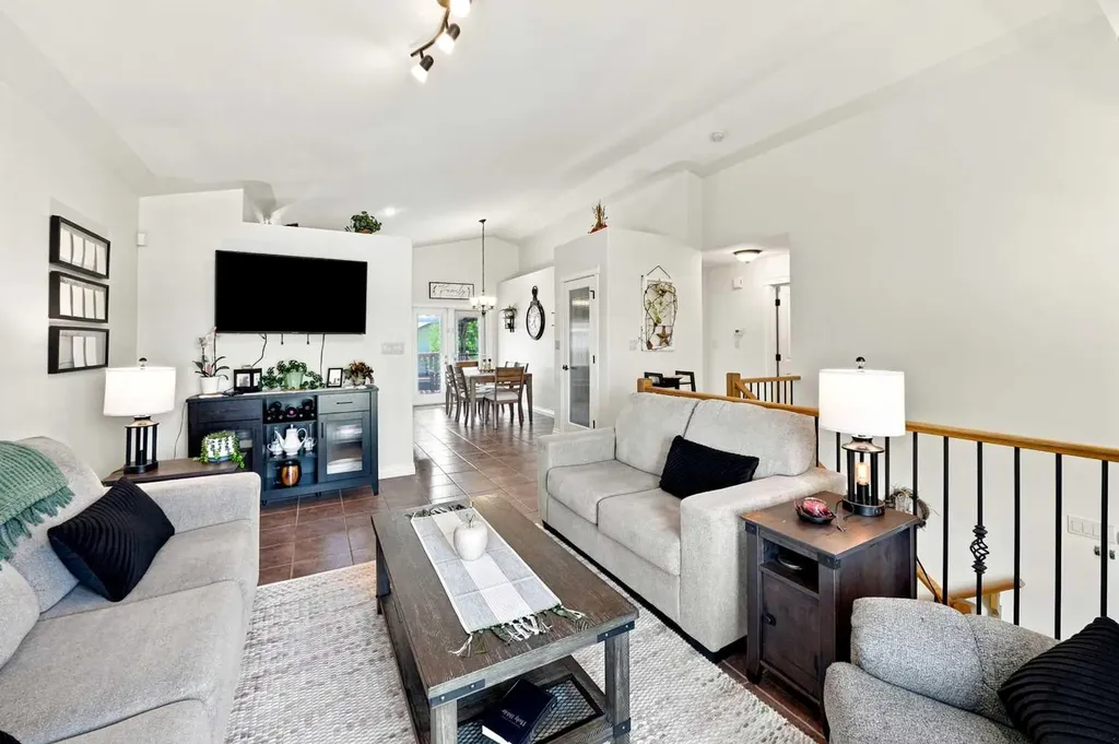 10 Sparrow Close Blackfalds AB T4M0K6